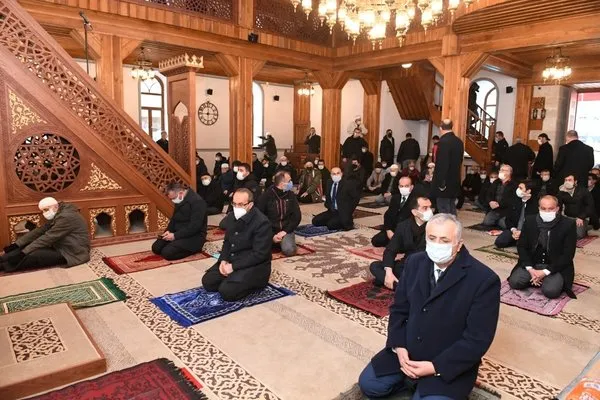 Tarihi Çınarlı Baç Çınarlı Cami restore edilerek ibadete açıldı - Son Dakika Haberler