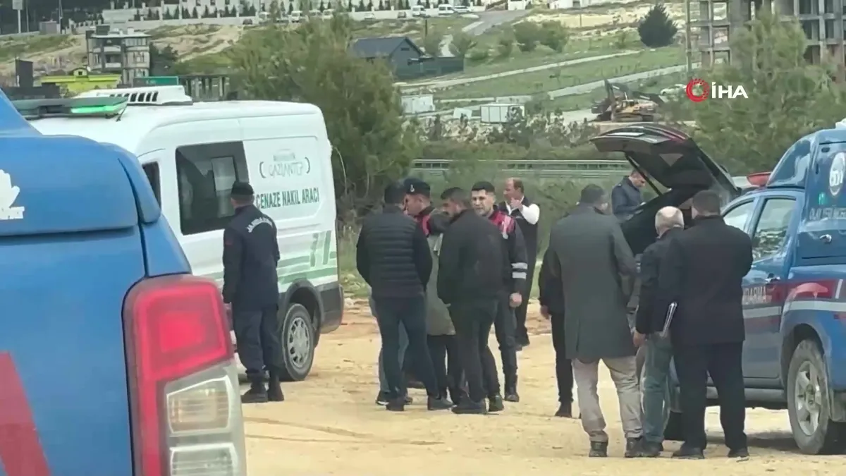 Gaziantep’te bir şahıs lüks aracında ölü bulundu | Video videosunu izle Gaziantep’te bir şahıs lüks aracında ölü bulundu | Video videosunu izle