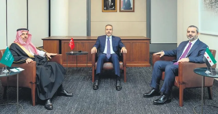 Türkevi’nde üçlü zirve