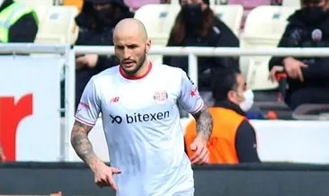 Antalyaspor’un Rus futbolcusu Fedor Kudryashov ’dan Savaşı Durdur paylaşımı