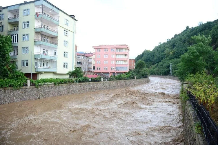 Son dakika: Giresun'da sel felaketi! Önüne kattığı her şeyi götürdü...