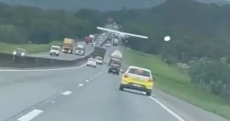 Brezilya’da şoke eden görüntü: Uçak otoyola indi