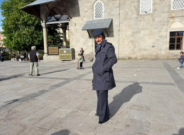 erzurumun-yarim-asirlik-orhan-babasi-sarkilarini-dinlemekle-kalmadi-o-oldu-ruhu-yasatmak-icin-1780578556378.jpg
