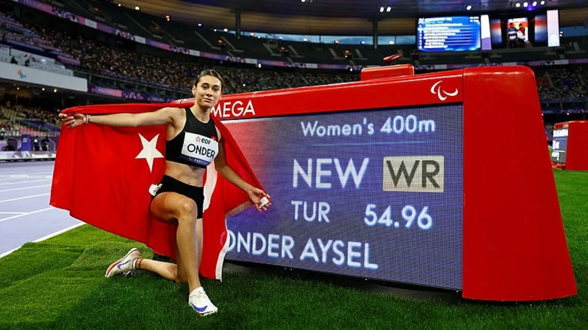 Milli para atlet Aysel Önder, Paris'te dünya rekoru kırdı