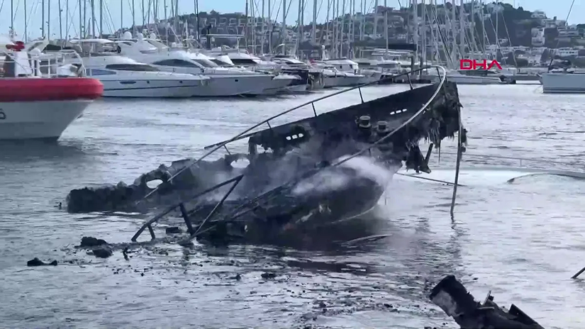 Muğla Bodrum’da marinada çıkan yangında 8 motoryat alev alev yandı | Video videosunu izle Muğla Bodrum’da marinada çıkan yangında 8 motoryat alev alev yandı | Video videosunu izle