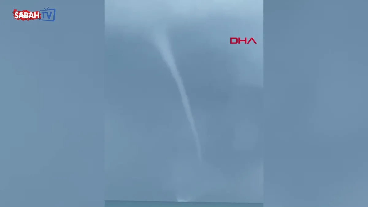 Sakarya'da denizde oluşan hortum böyle görüntülendi | Video