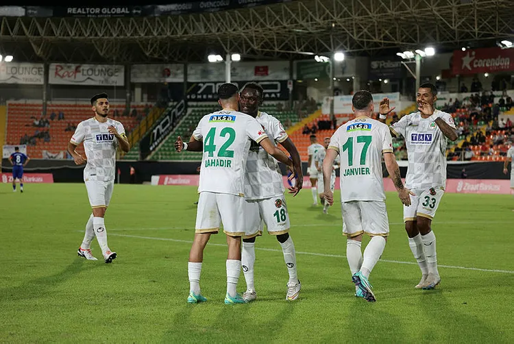 alanyaspor-ziraat-turkiye-kupasinda-4-tura-yukseldi-1698782826344.jpg