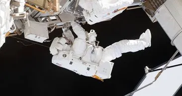 UUİ’de batarya değişimi için astronotlar uzay yürüyüşüne çıktı