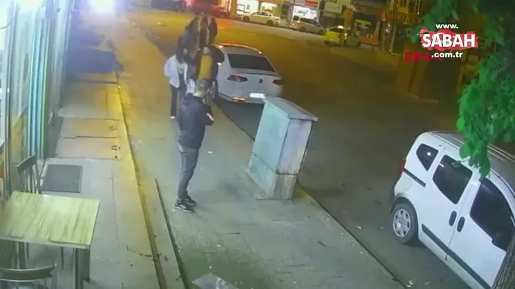 Kız arkadaşlarına laf atanı bıçaklayarak öldürdü! | Video