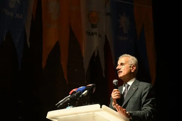 bakan-uraloglu-duyurdu-avrupaya-kesintisiz-demiryolu-baglantisi-basliyor-1783100757217.jpg Bakan Uraloğlu duyurdu: