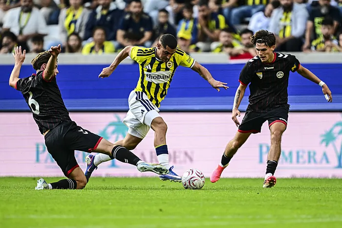 fenerbahce-admira-wackeri-farkli-gecti-5-gollu-galibiyet-1783539392007.jpeg