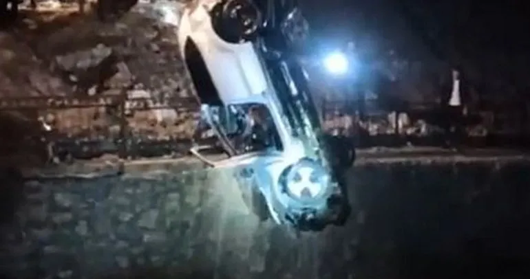 Şırnak’ta feci kaza! Otomobil dereye uçtu: 4 ölü, 1 yaralı