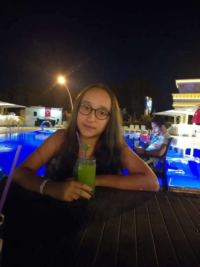 iki-evladini-kaybeden-annenin-dinmeyen-acisi-usumesinler-diye-mezarlarini-orttum-1787638592117.jpeg