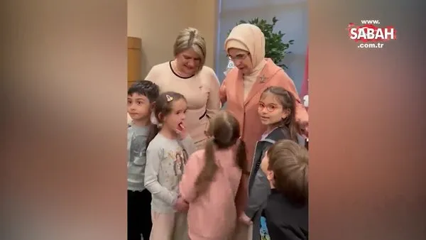 Emine Erdoğan ile çocuklar arasında yüzleri gülümseten diyalog: Cumhurbaşkanı Erdoğan nerede? | Video