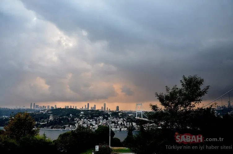 Bulutlar İstanbul Boğazı’nı kapladı