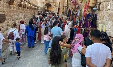 Binlerce turist Midyat’a akın etti