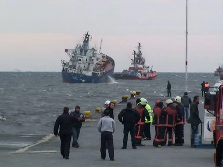 İstanbulda 2 gemi çarpıştı