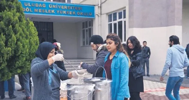 Üniversite öğrencilerinin çorbası belediyeden