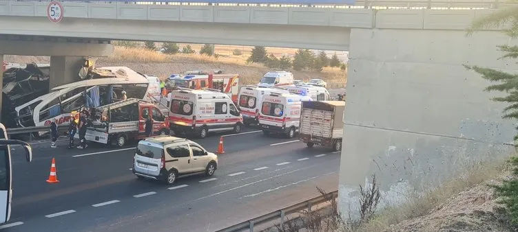 SON DAKİKA: Ankara Polatlı’da feci trafik kazası! Otobüs köprüye saplandı
