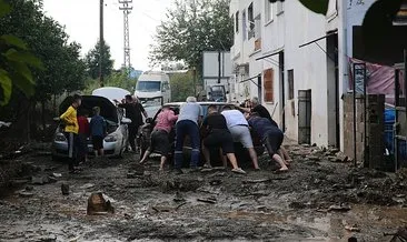 SON DAKİKA… Hatay’ı sağanak vurdu! Otoyol çöktü, denizde hortum çıktı, yolları su bastı: Engelli kadın için zamanla yarış! #hatay
