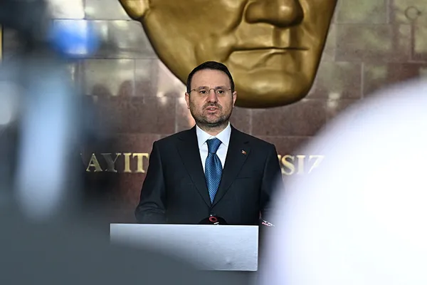 adalet-bakani-akin-gurlek-hicbir-cinayet-unutulmayacak-hicbir-delil-goz-ardi-edilmeyecek-1786091335249.jpg