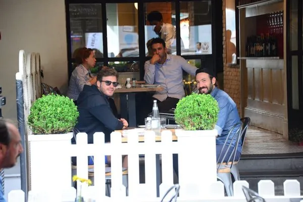 Kıvanç Tatlıtuğ'u hayranları takipte