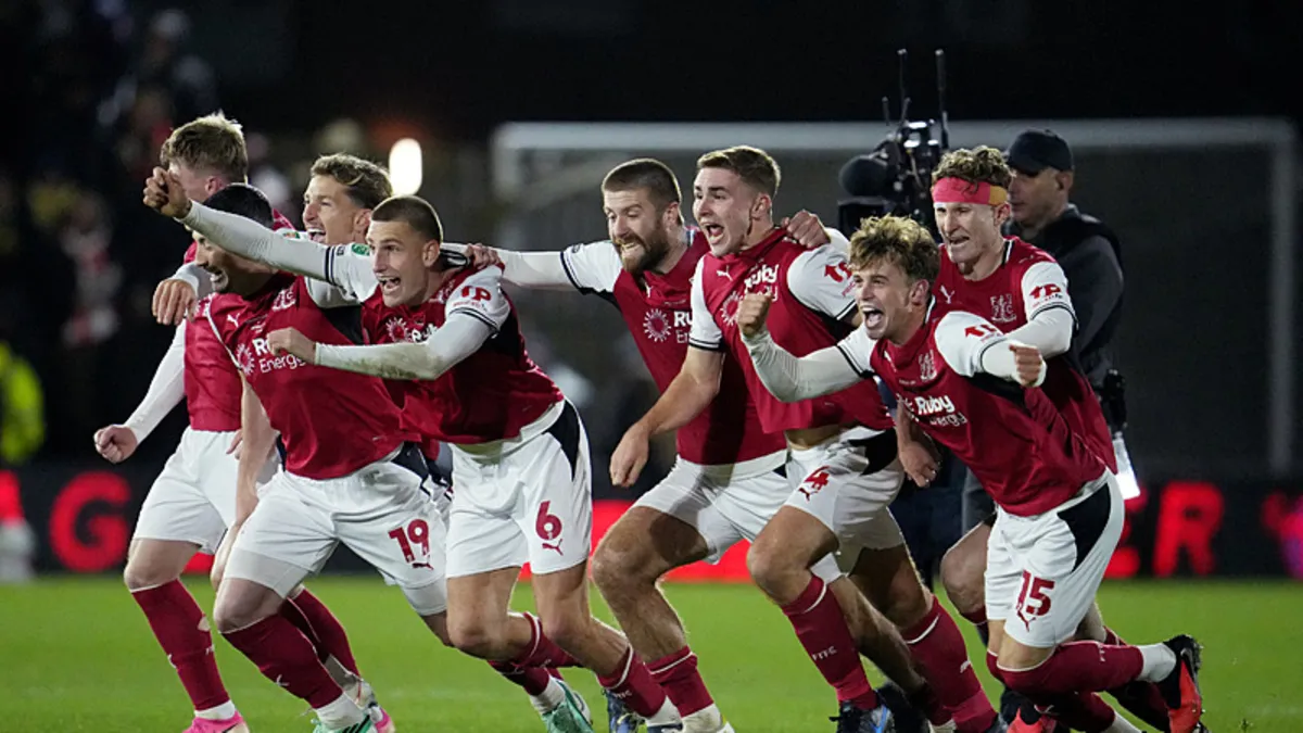 Arsenal, Fleetwood Town'a Lig Kupası'nda elendi