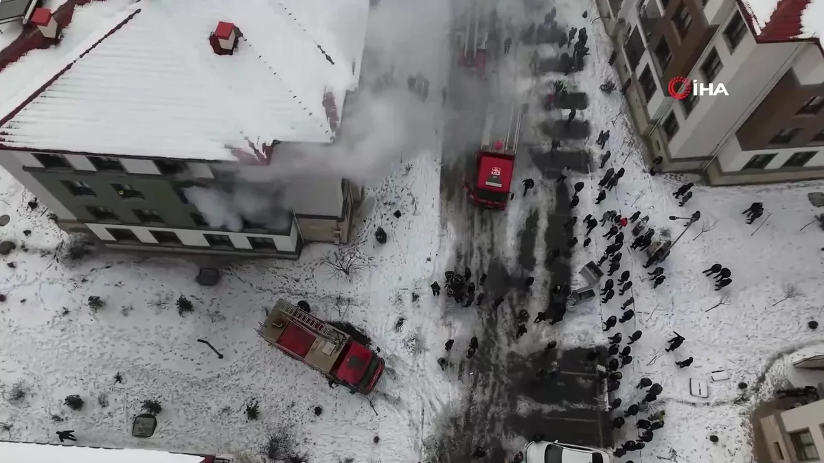 Elazığ’da yangın: 11 kişi hastaneye kaldırıldı | Video videosunu izle Elazığ’da yangın: 11 kişi hastaneye kaldırıldı | Video videosunu izle