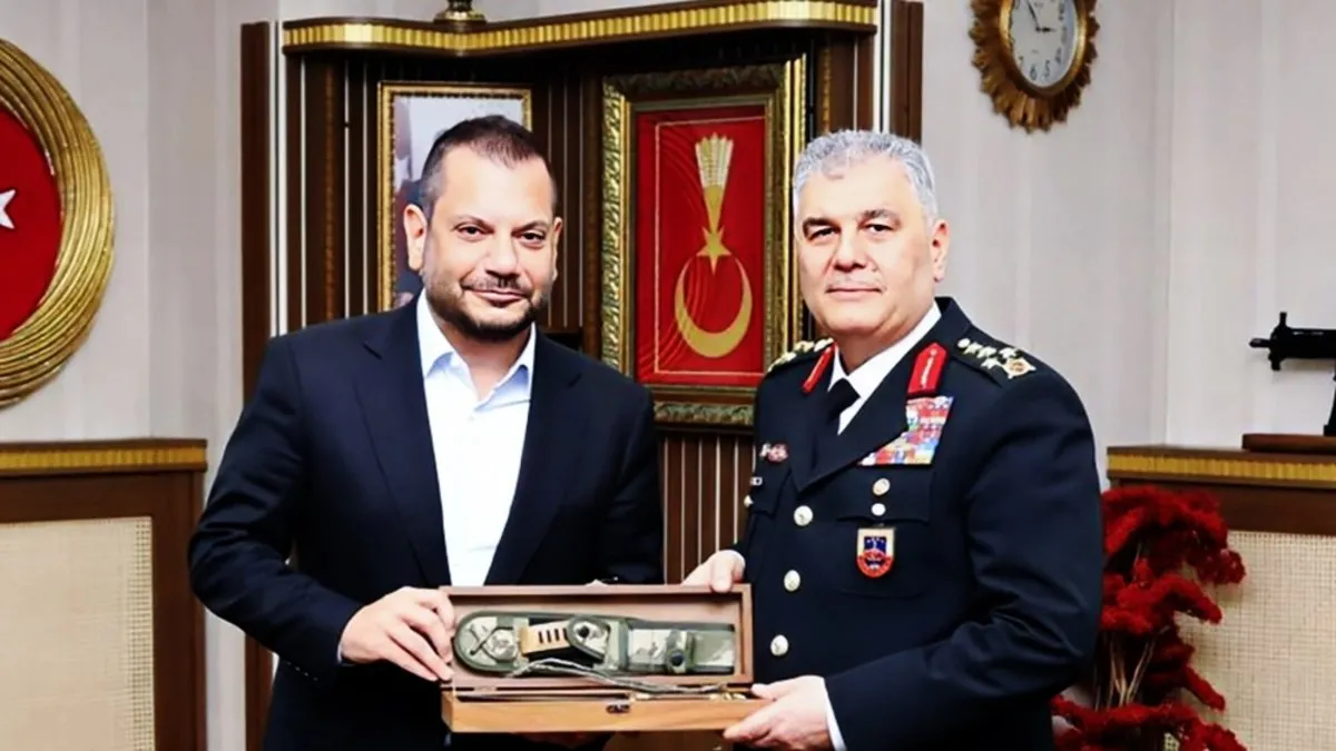Trabzonspor Başkanı Doğan, Jandarma Genel Komutanlığı ile Özel Harekat Başkanlığını ziyaret etti Trabzonspor Başkanı Doğan, Jandarma Genel Komutanlığı ile Özel Harekat Başkanlığını ziyaret etti