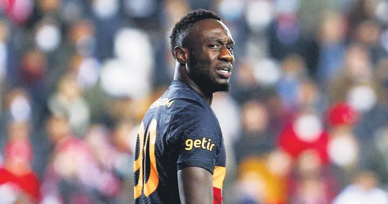 Aslan ağır yaralı