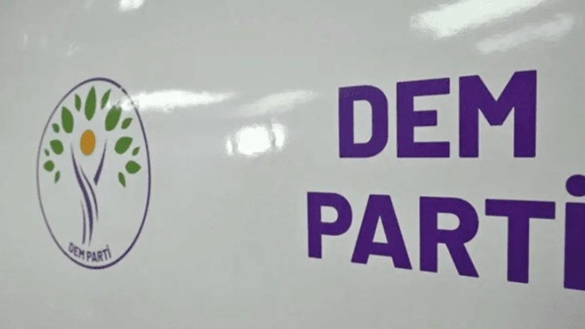 Son dakıka: DEM partı heyetı imralı’dan ayrıldı: Öcalan ıle krıtık görüşme tamamlandı! Son dakıka: DEM partı heyetı imralı’dan ayrıldı: Öcalan ıle krıtık görüşme tamamlandı!