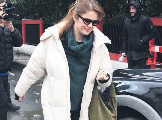 Annelik öncesi Burcu’ya el sallıyorum! Burcu Biricik’ten anneliğe dair itiraflar