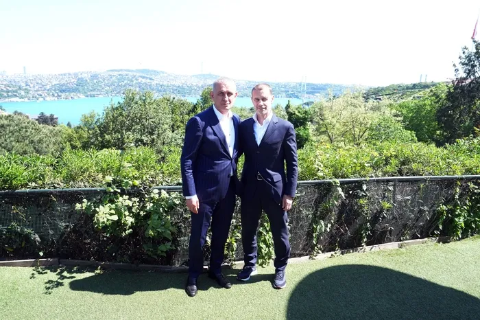 uefa-ve-tff-heyetleri-istanbulda-bulustu-1779211816429.jpeg