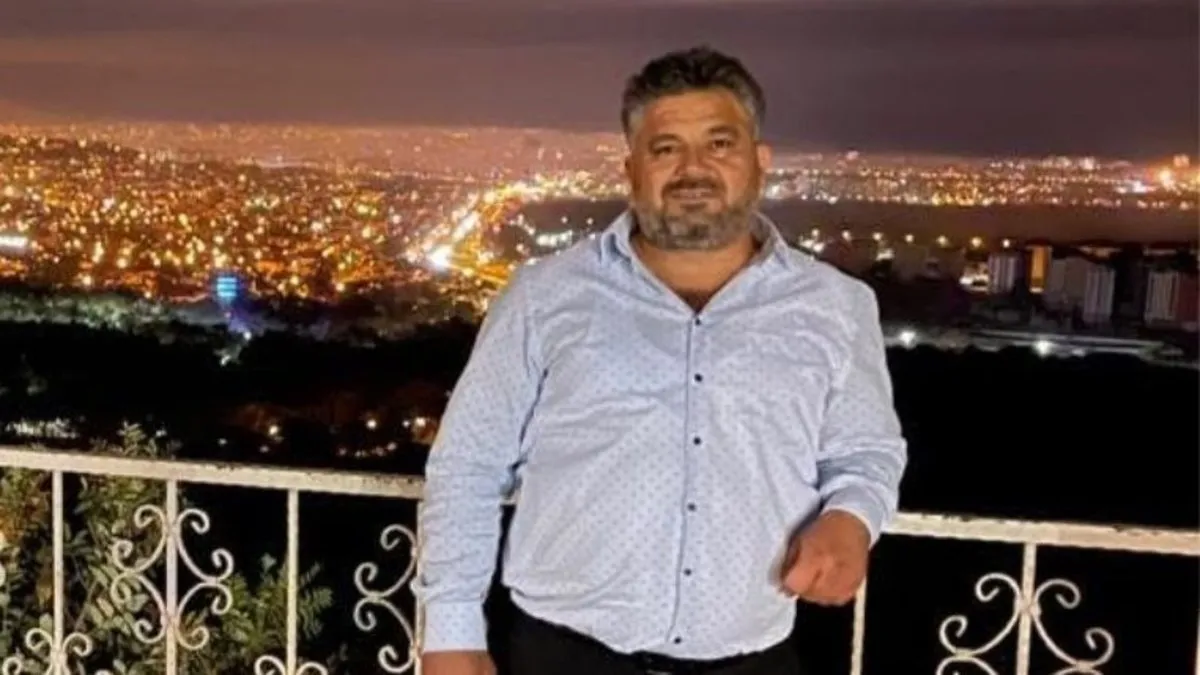 AK Parti Belediye Meclis Üyesi Mahmut Dirier'in aracı çapraz ateşe tutuldu
