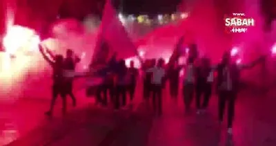 Mdipol Başakşehir taraftarları şampiyonluğu Taksim’de kutladı | Video