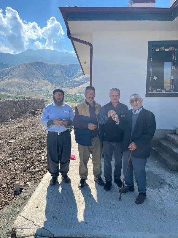 elazig-seyhhaci-koyunde-19-deprem-konutu-hak-sahiplerine-teslim-edildi-1792676860140.jpg