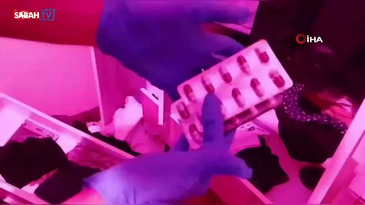 Buzdolabında kokain yakalattı, “İçiciyim” dedi ama tutuklandı | Video videosunu izle Buzdolabında kokain yakalattı, “İçiciyim” dedi ama tutuklandı | Video videosunu izle