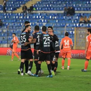 Onur Bulut 3 golle yıldızlaştı, Alanyaspor turu 7 golle kaptı