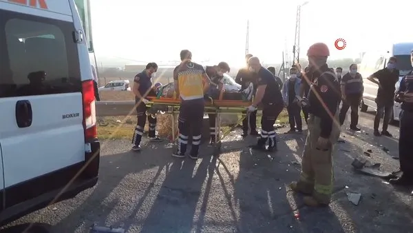 Son dakika haberi: İstanbul'da işçileri taşıyan servis kaza yaptı: 2’si ağır 8 yaralı | Video
