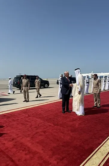 Trump Katar’a indi
