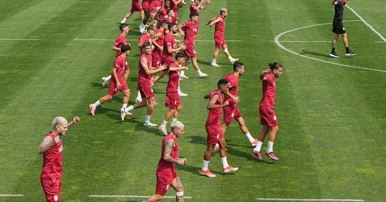 Galatasaray, sezon hazırlıklarını sabah antrenmanıyla sürdürdü