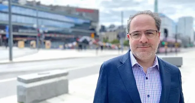 İhanetin sözcüsü Levent Kenez, İsveç’te saklanıyor