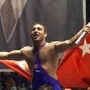 Sydney Olimpiyat Oyunlarında şampiyon oldu.