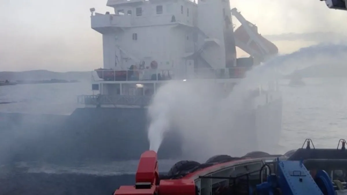 Son dakika: Çanakkale Boğazı'nda kuru yük gemisinde yangın çıktı