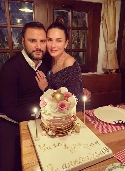 Alişan babasının doğum günün böyle kutladı! Sosyal medyada büyük ilgi gördü!