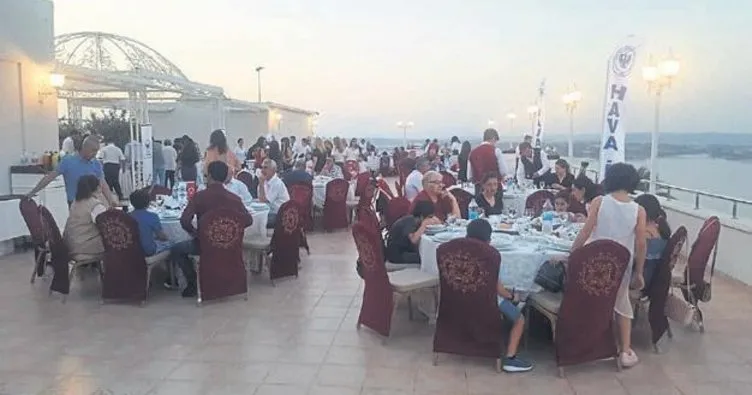 Thy çalışanları iftarda buluştu 1 Manşet THY çalıÅanları iftar yemeÄinde buluÅtu