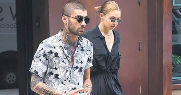 Sevgilisini boynunda taşıyor