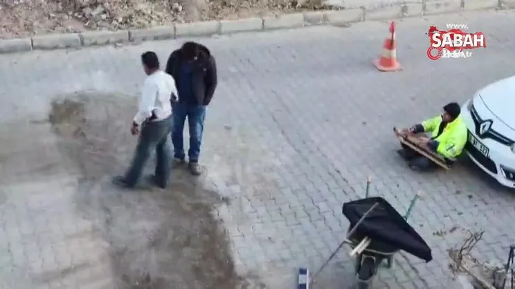 Belediye işçilerinin kanun eşliğindeki mesaisi kamerada | Video