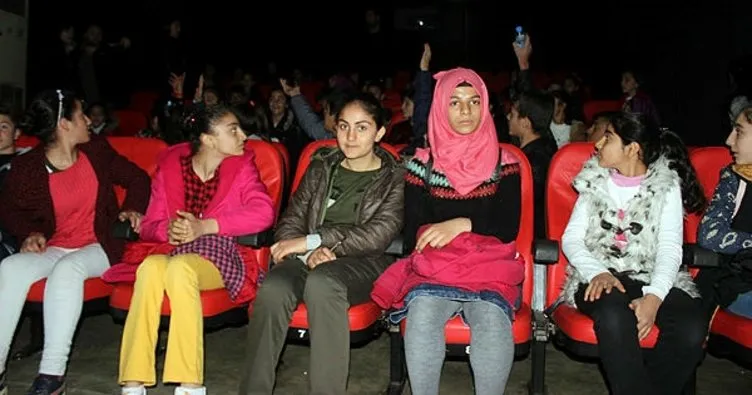 Siverek’te öğrenciler sinema ile tanıştı