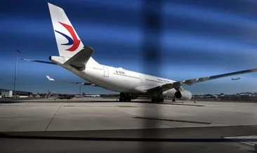 Hostes kalkış sırasında uçaktan düştü!